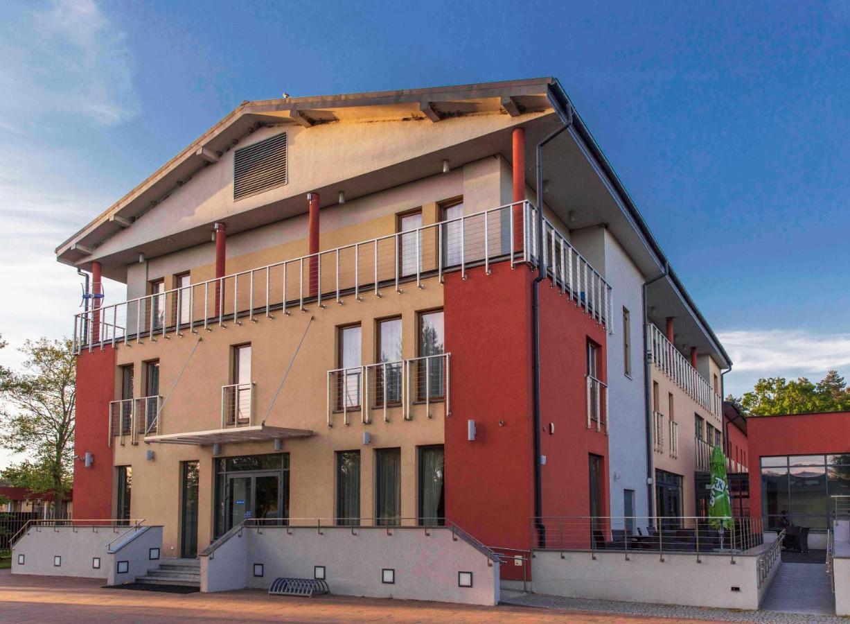 Centrum Wypoczynkowo-Konferencyjne Solaris Łazy Esterno foto