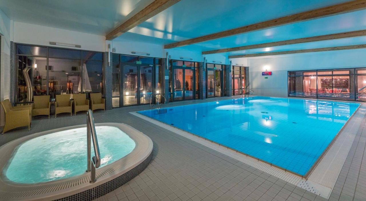 Centrum Wypoczynkowo-Konferencyjne Solaris Łazy Esterno foto