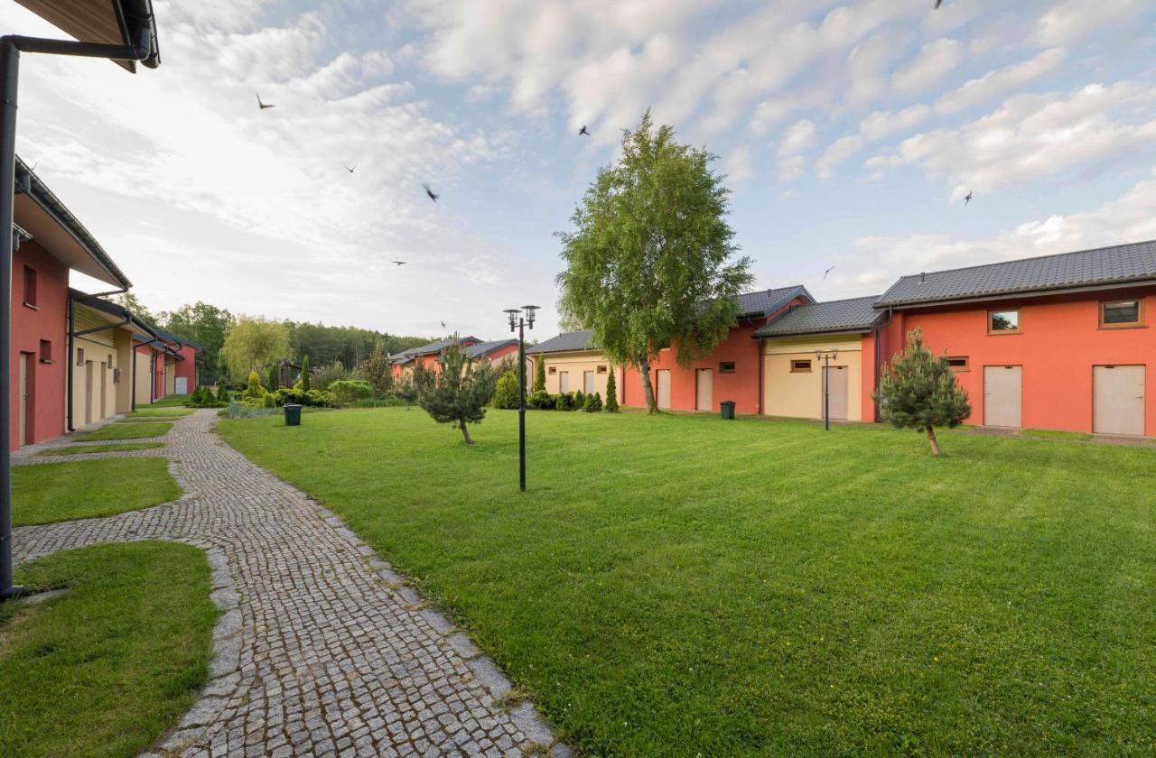 Centrum Wypoczynkowo-Konferencyjne Solaris Łazy Esterno foto