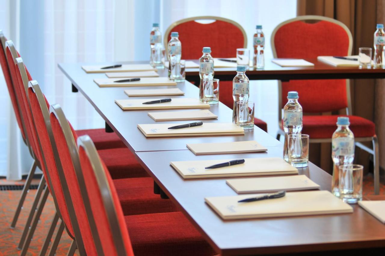 Centrum Wypoczynkowo-Konferencyjne Solaris Łazy Esterno foto