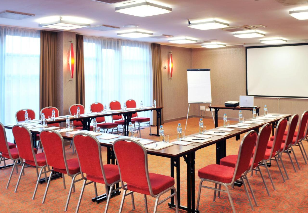 Centrum Wypoczynkowo-Konferencyjne Solaris Łazy Esterno foto