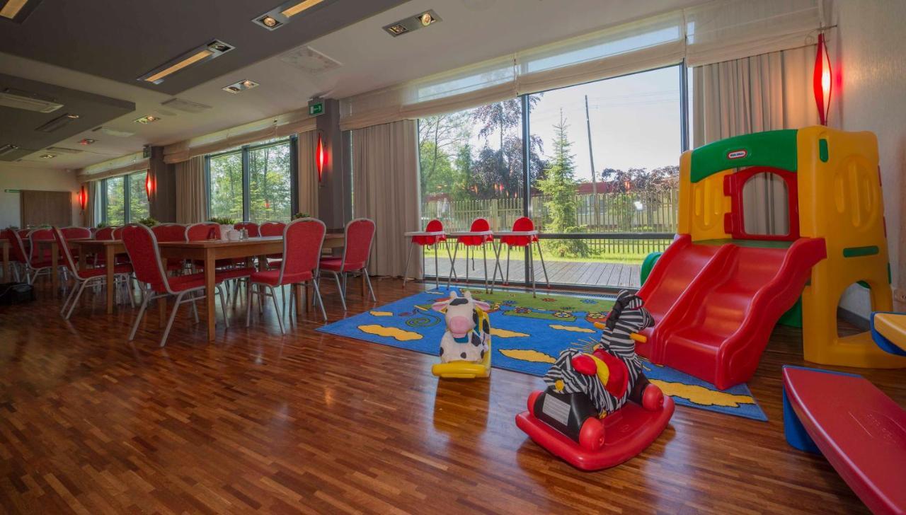 Centrum Wypoczynkowo-Konferencyjne Solaris Łazy Esterno foto